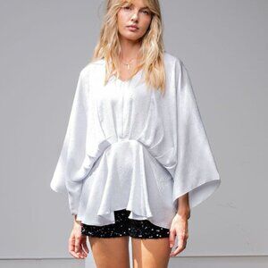 New with Tags Easel Silver Textured Satin Peplum Top Kimono Sleeve Blouse